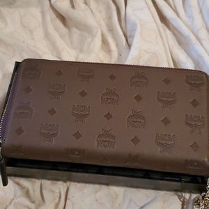Mcm large leather wallet gorgeous boxed warranty